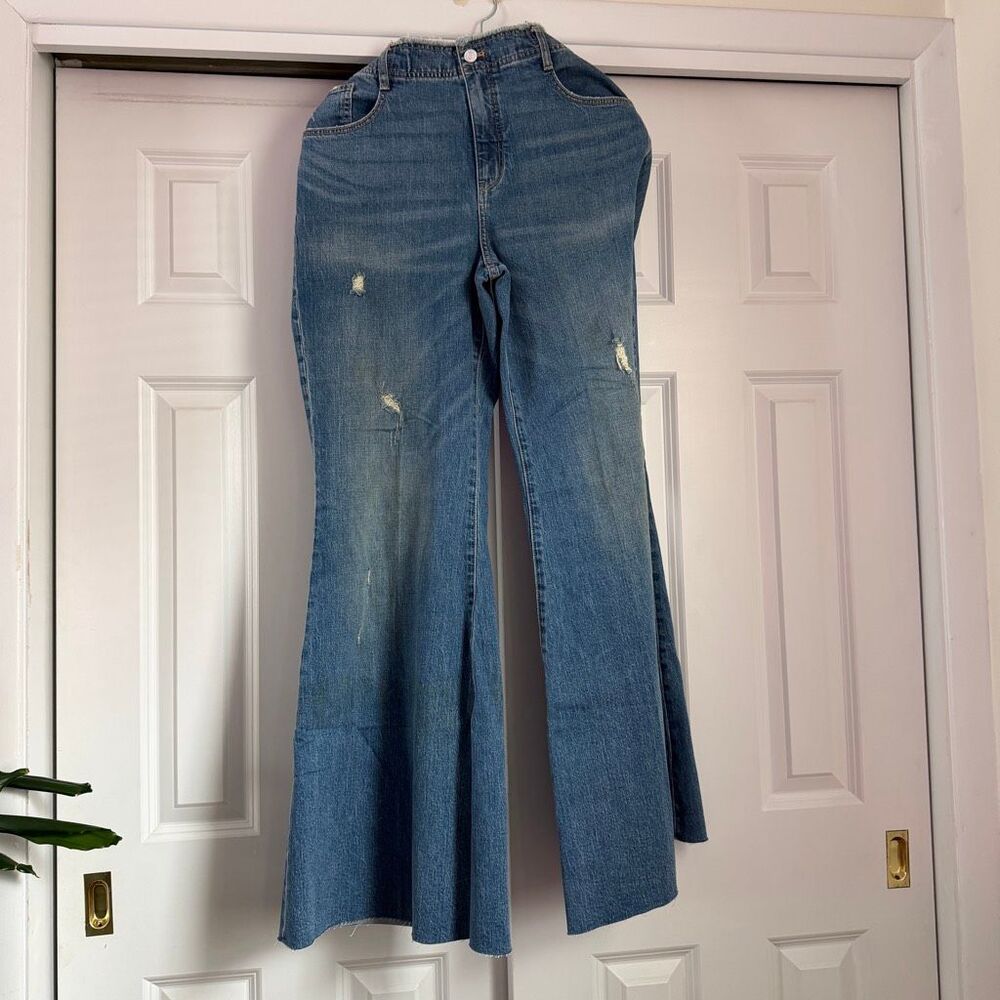 Pilcro by Anthropologie The Supermodel High-Rise Flare Jeans - Picture 3 of 11